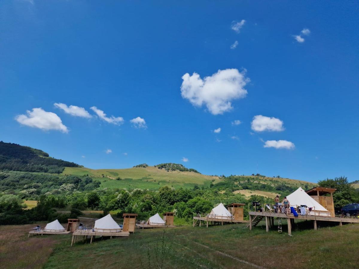 Готель The Hunters Glamping Ciudanovita Екстер'єр фото