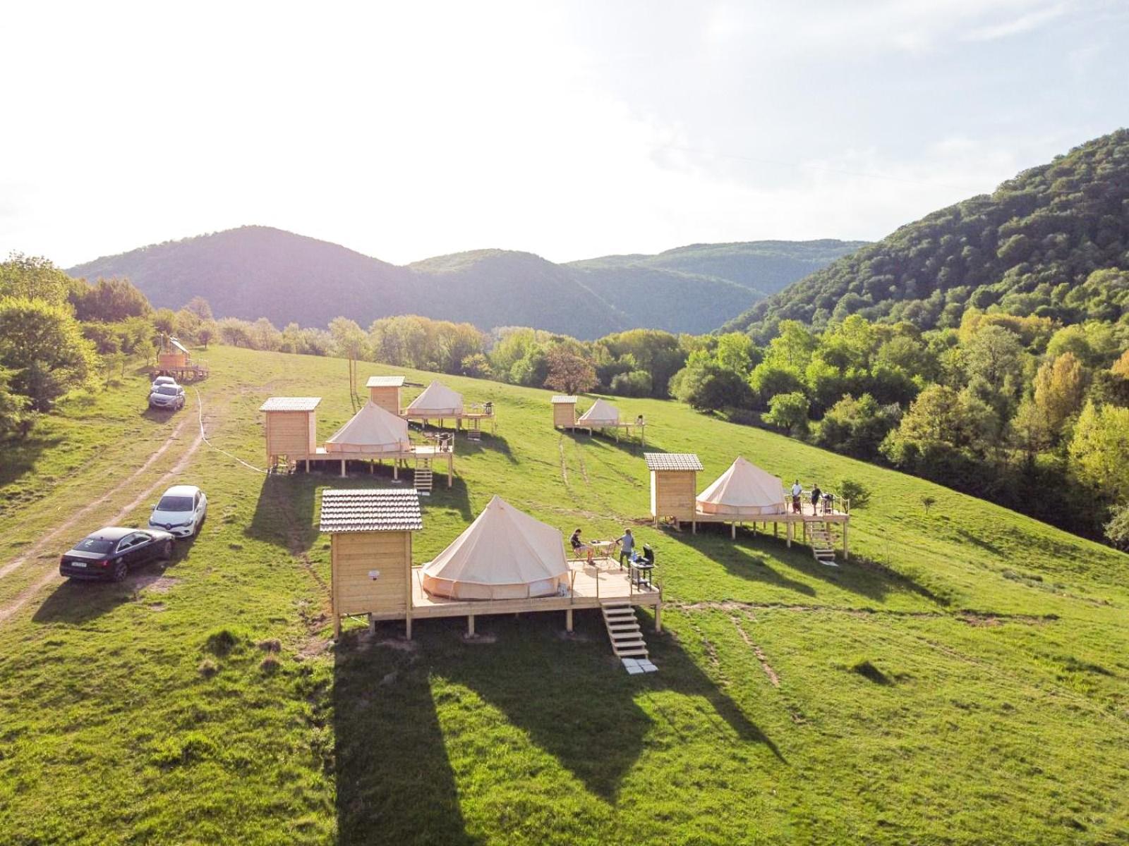 Готель The Hunters Glamping Ciudanovita Екстер'єр фото