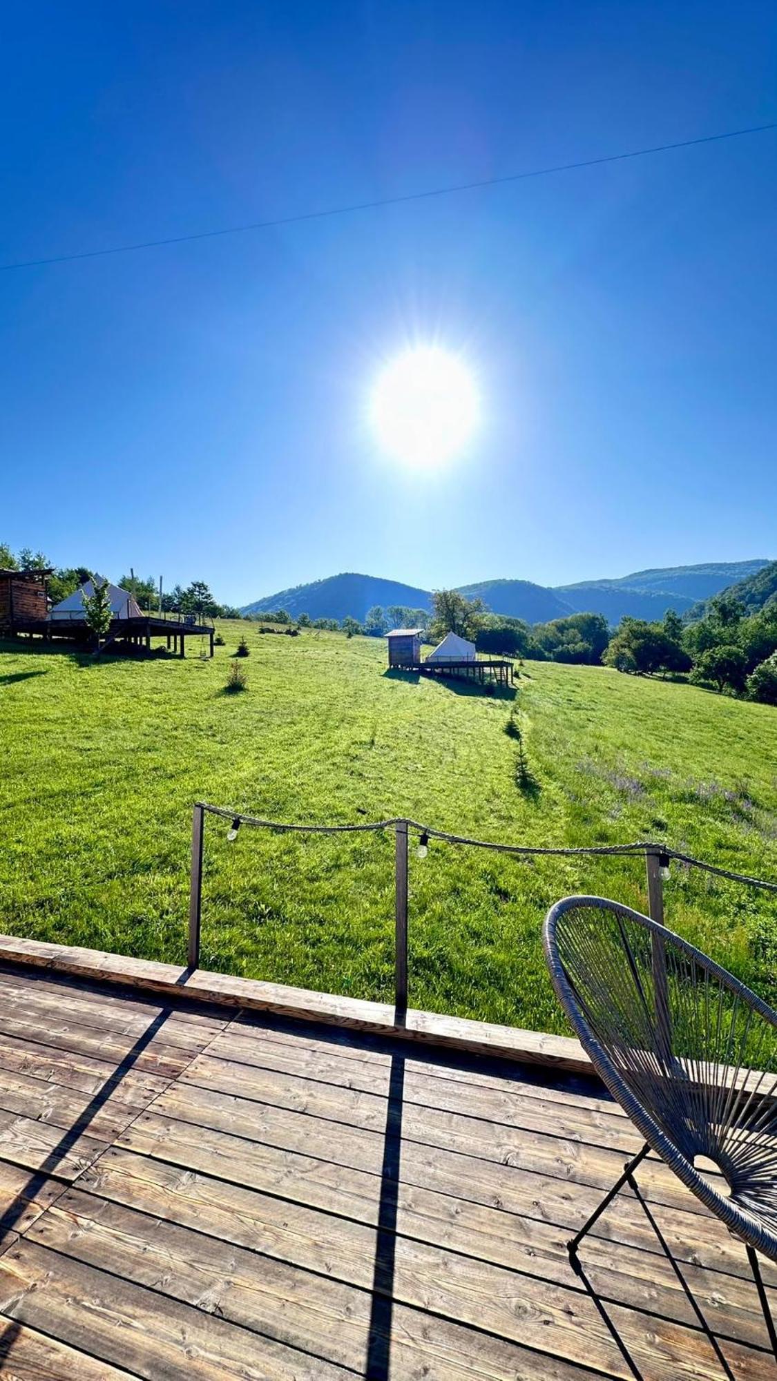 Готель The Hunters Glamping Ciudanovita Екстер'єр фото